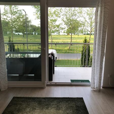 Ferienwohnung Relax Apartman Zamárdi Exterior foto